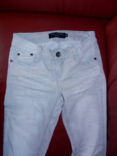 sprzedam jeansy top secret szare jak nowe :) 